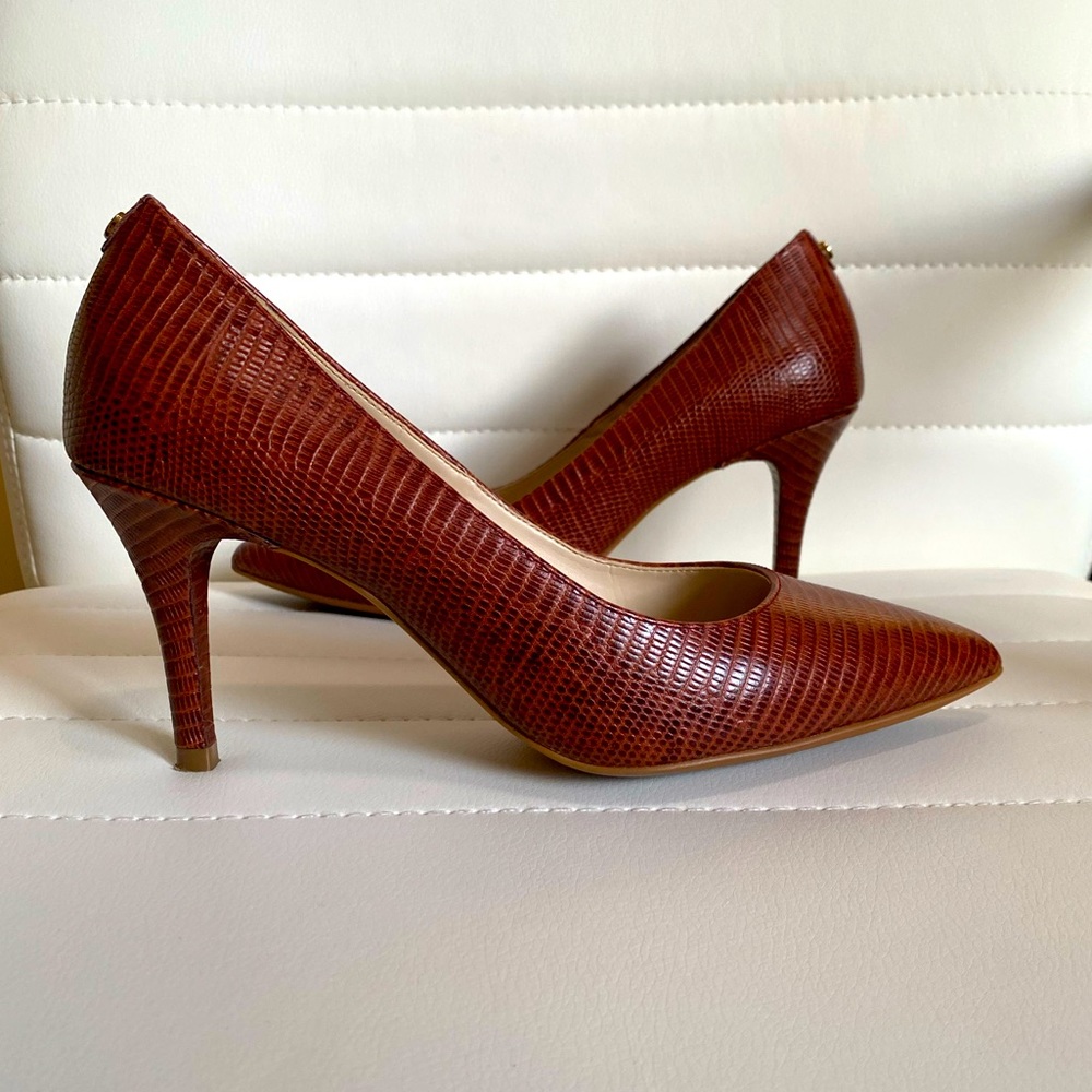 ❗️SOLD❗️ Cole Haan heels - Size 5